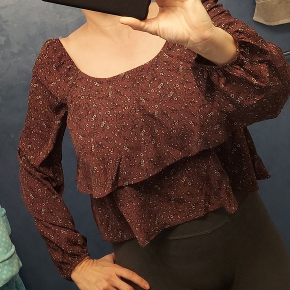 🌺SALE Plum floral ruffled top - Picture 6 of 8